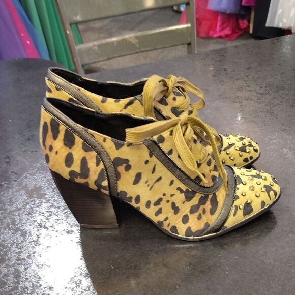 Libby Edelman Leopard Print Women's Heels - Picture 1 of 5